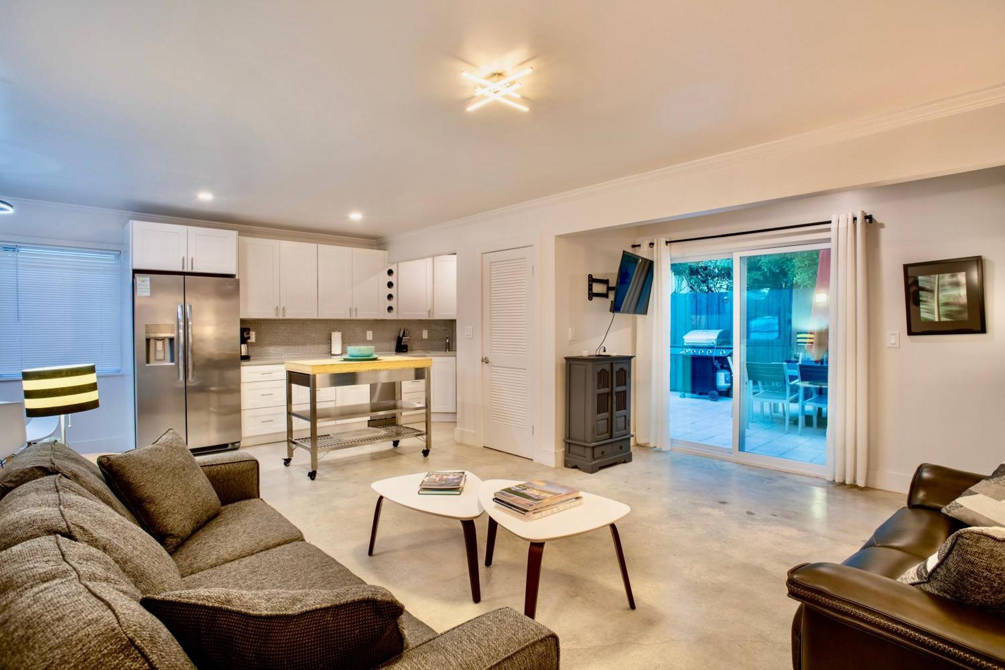 Walk To Wilton Drive - Spacious & Quiet Villa #2 Hot Tub! Fort Lauderdale Exterior photo